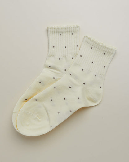 Mini Dots Ruffle Socks – Women's Quarter Socks