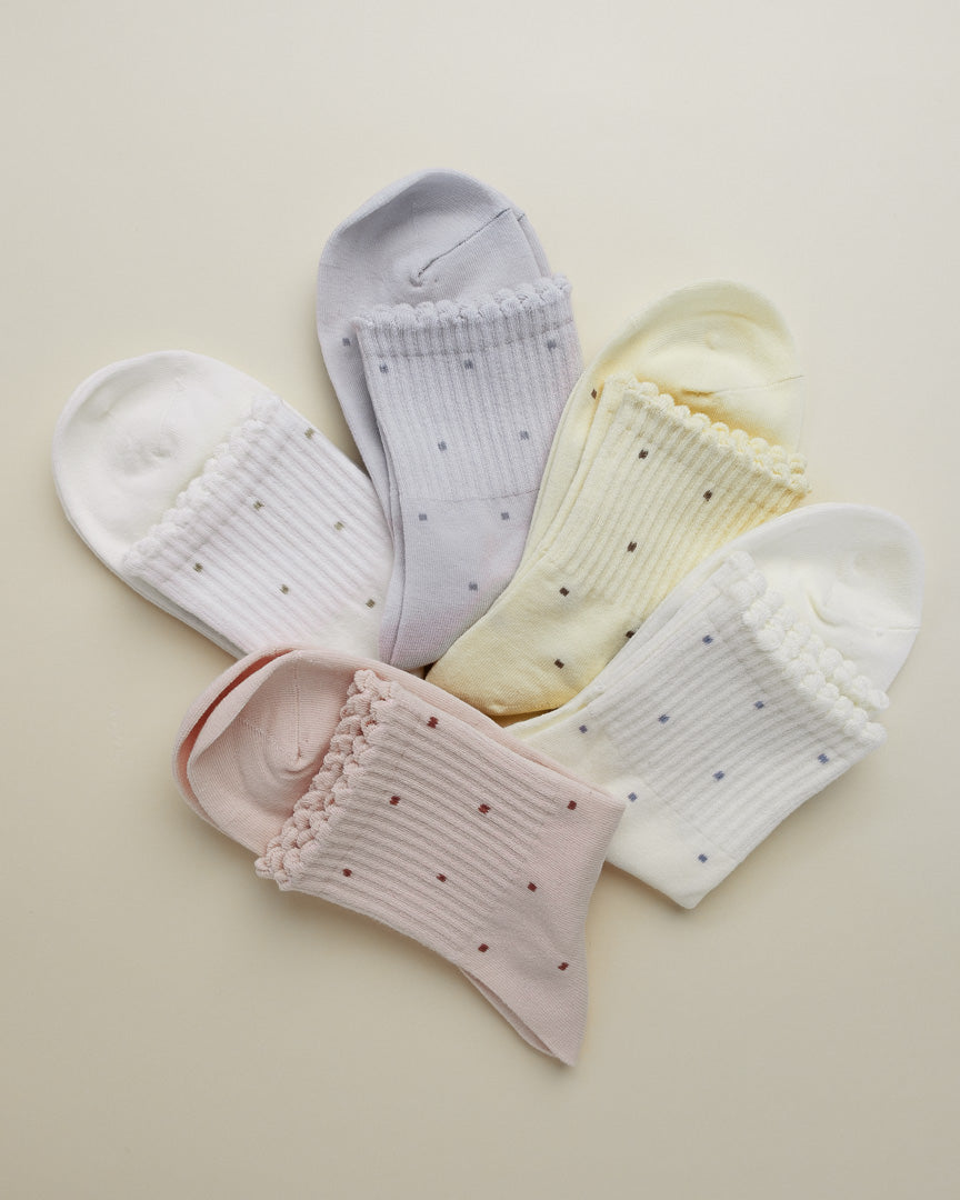 Mini Dots Ruffle Socks – Women's Quarter Socks
