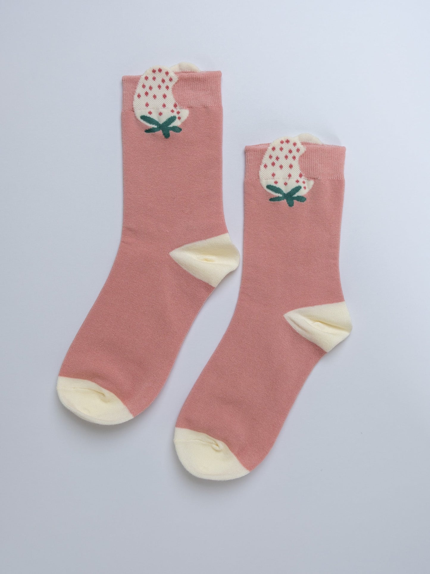 White Berry Bite – Women's Crew Socks