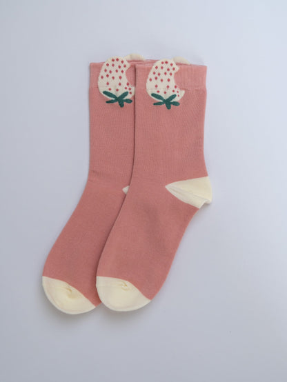 White Berry Bite – Women's Crew Socks