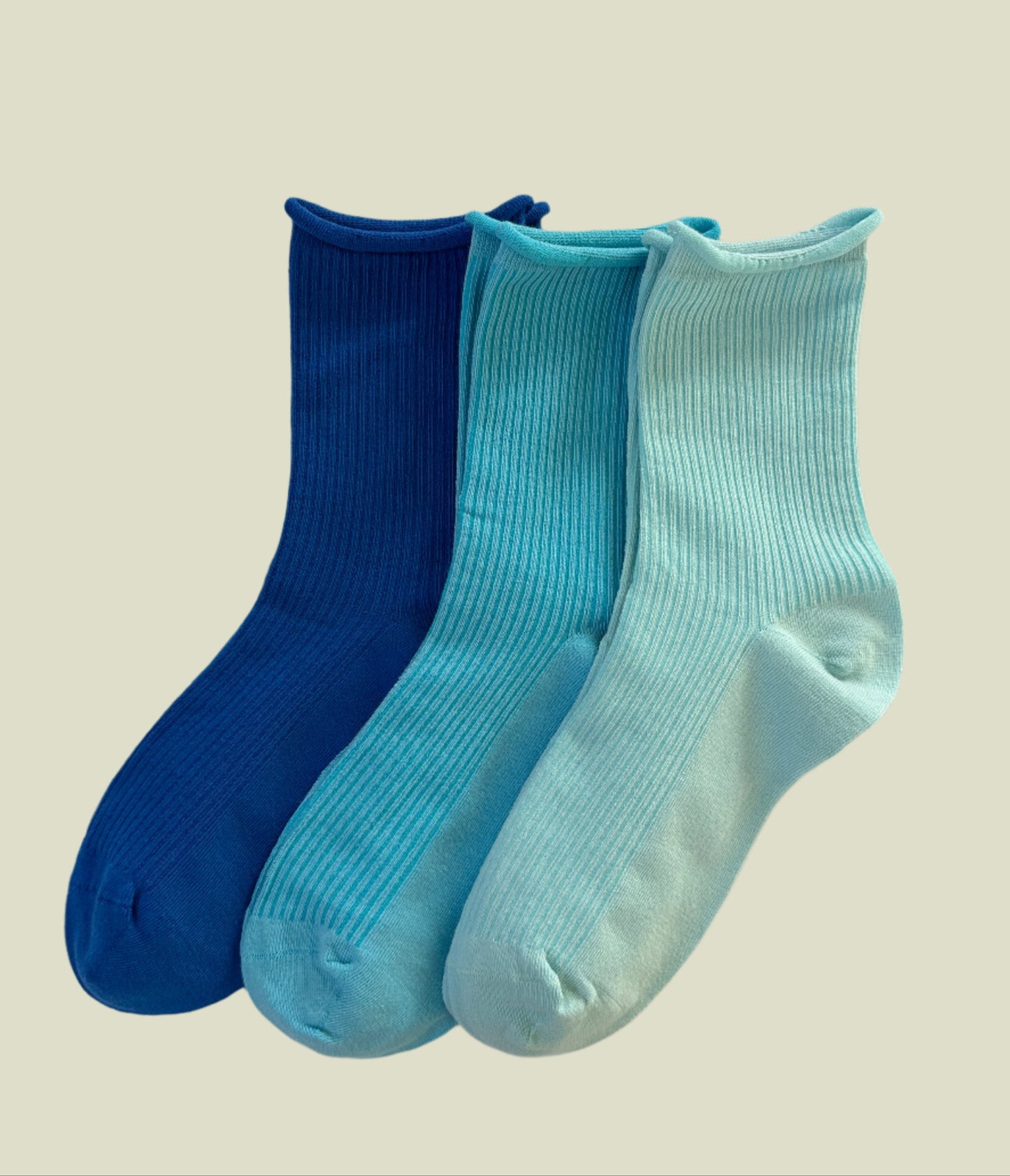 Women's Cotton Crew Socks – Ocean Blue Gradient | Breathable & Soft