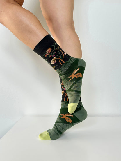 Meadow Bunny – Women's Crew Socks